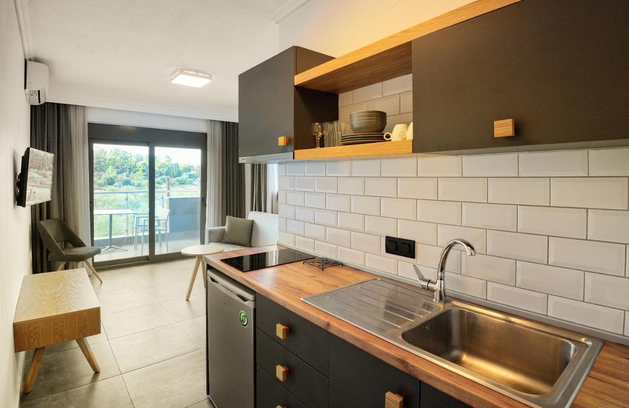 Botanica Luxury Suites Neos Marmaras Exterior foto
